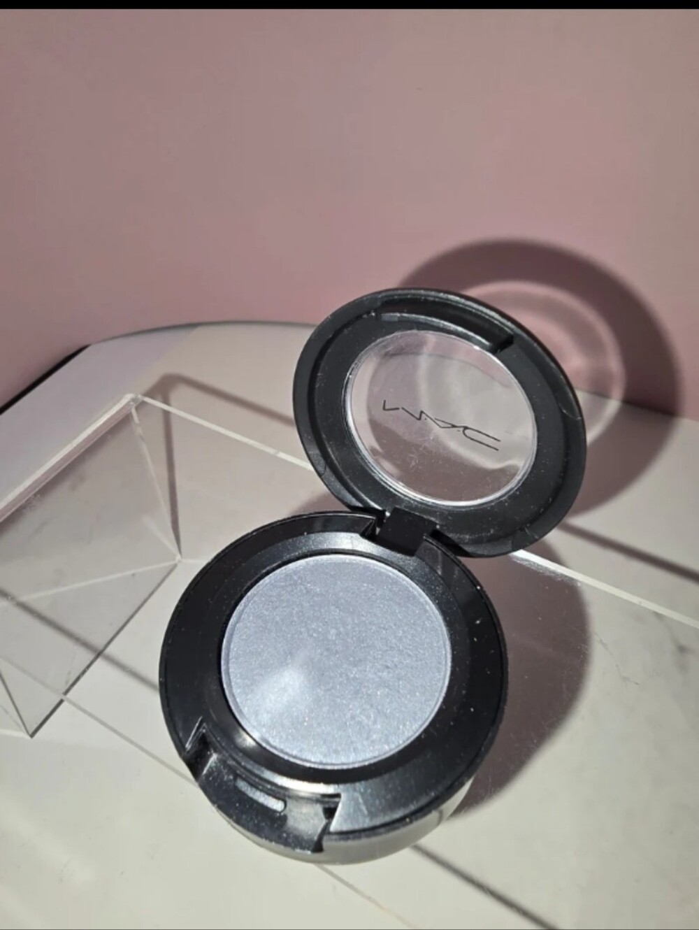 MAC Cosmetics LIMITED EDITION Eyeshadow - "SWAN LAKE" *RARE!*